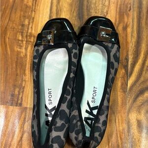 Anne Klein Black and Gray Flats with Patent Toe